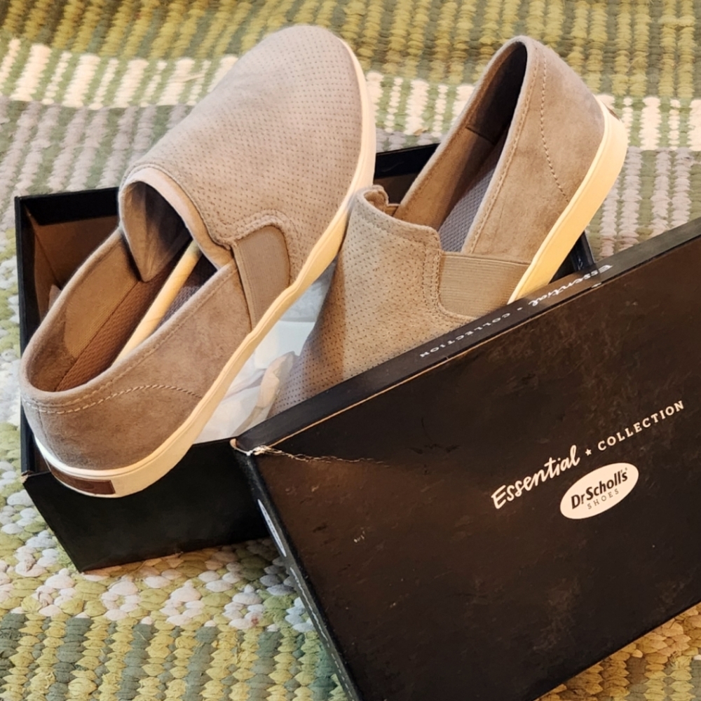 NEW IN BOX Dr Scholls' Essential Luna Grey Cloud Memory Foam Sneakers 8 M - NWT